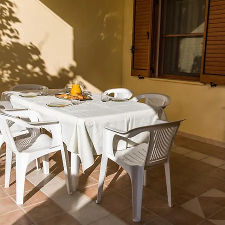 Belocations - Le Casette Di Solanas Apartment